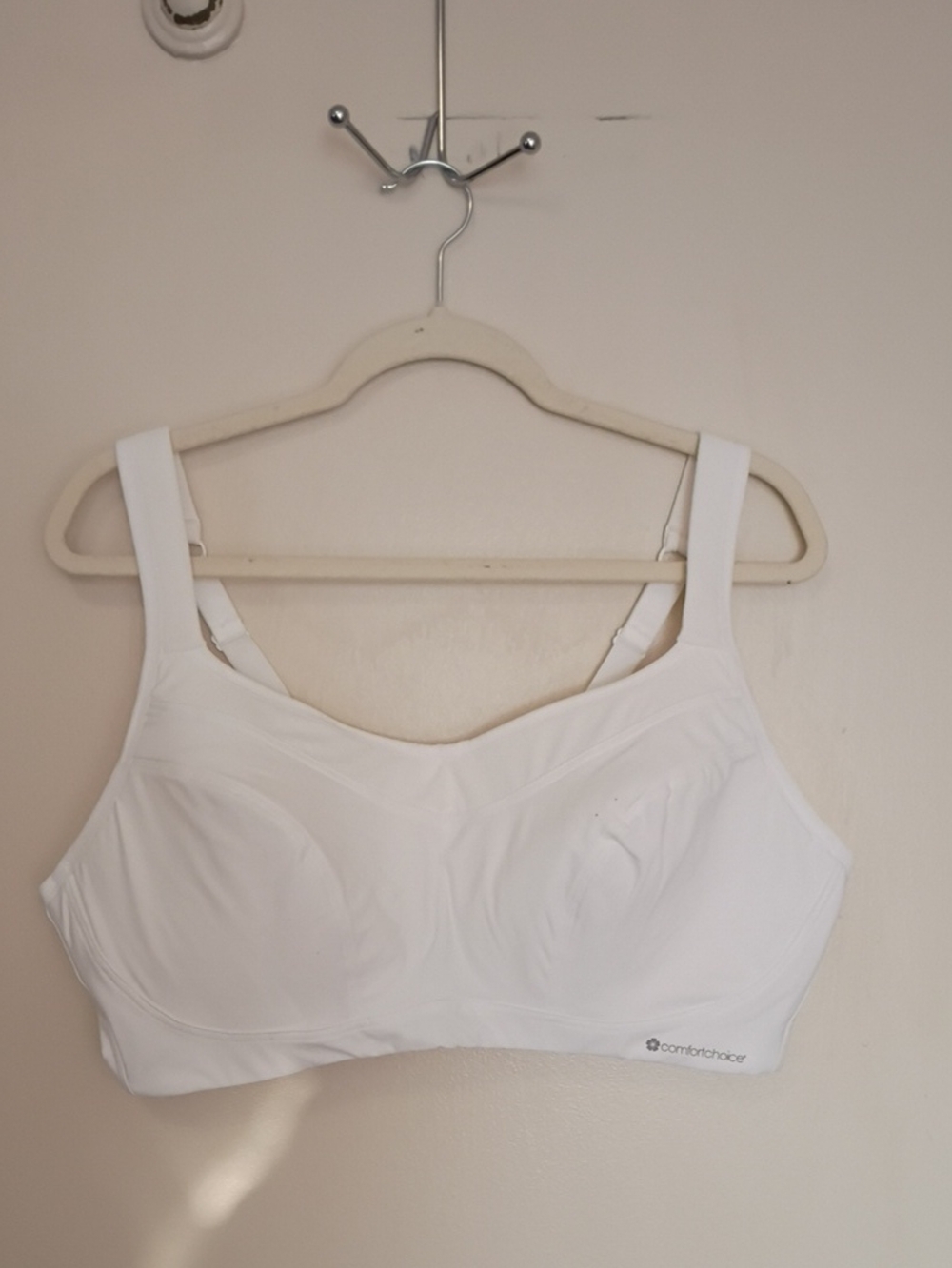 Women's White Supportive Wireless Bra 44D